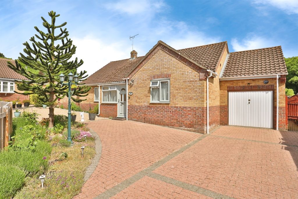 Property photo 1 of 18