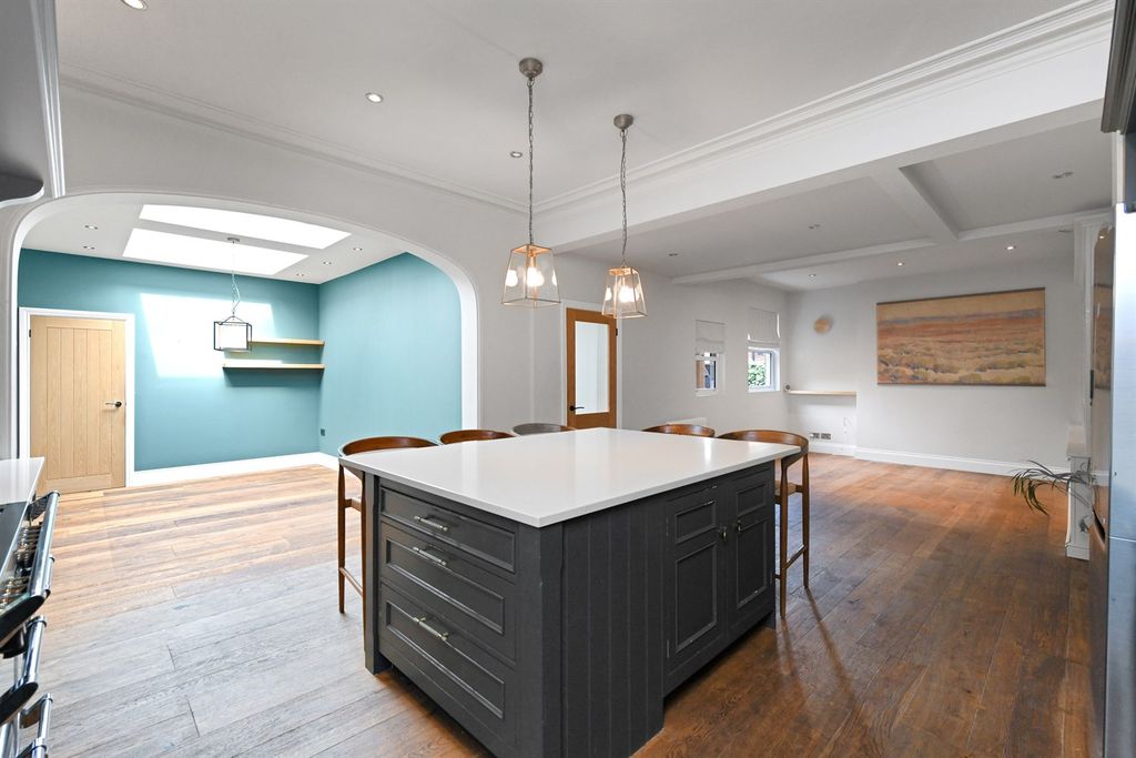 Additional image 9 of 6 bed detached house to rentVictoria Embankment NG2