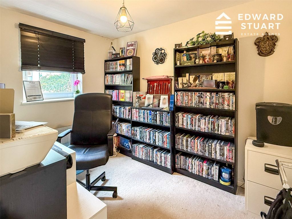 Property photo 2 of 14 Picture No. 12