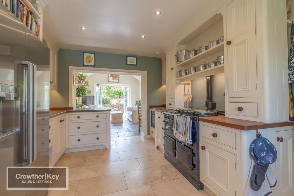 Property photo 3 of 48 Kitchen