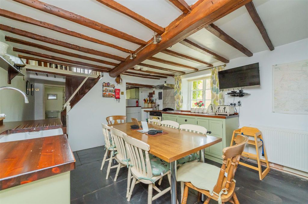 Property photo 3 of 43 Kitchen/Breakfast Room