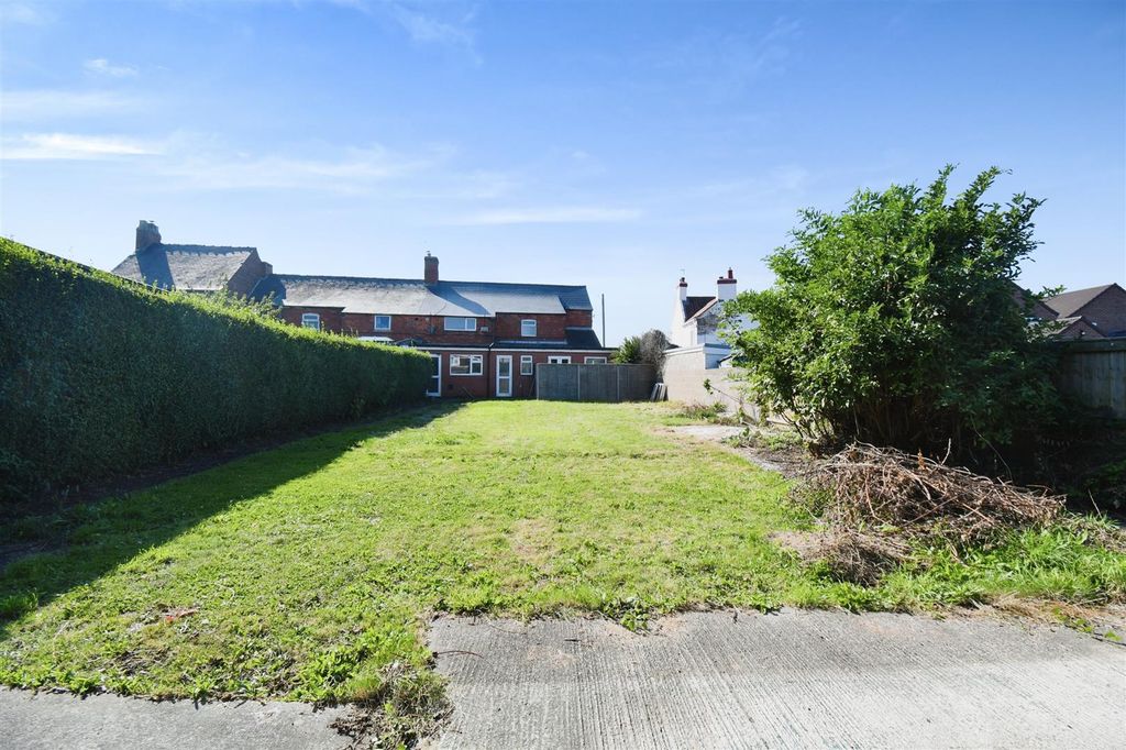 Property photo 3 of 34 Outside