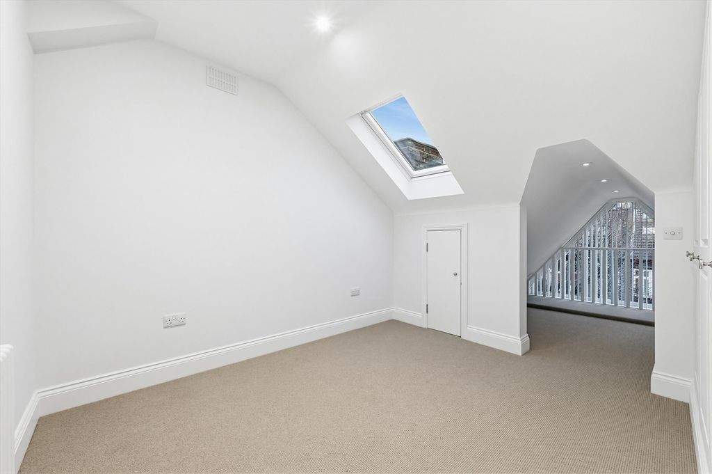 Property photo 3 of 9 Image