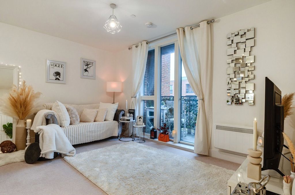 Property photo 3 of 22 1422973-7-69B2F29...