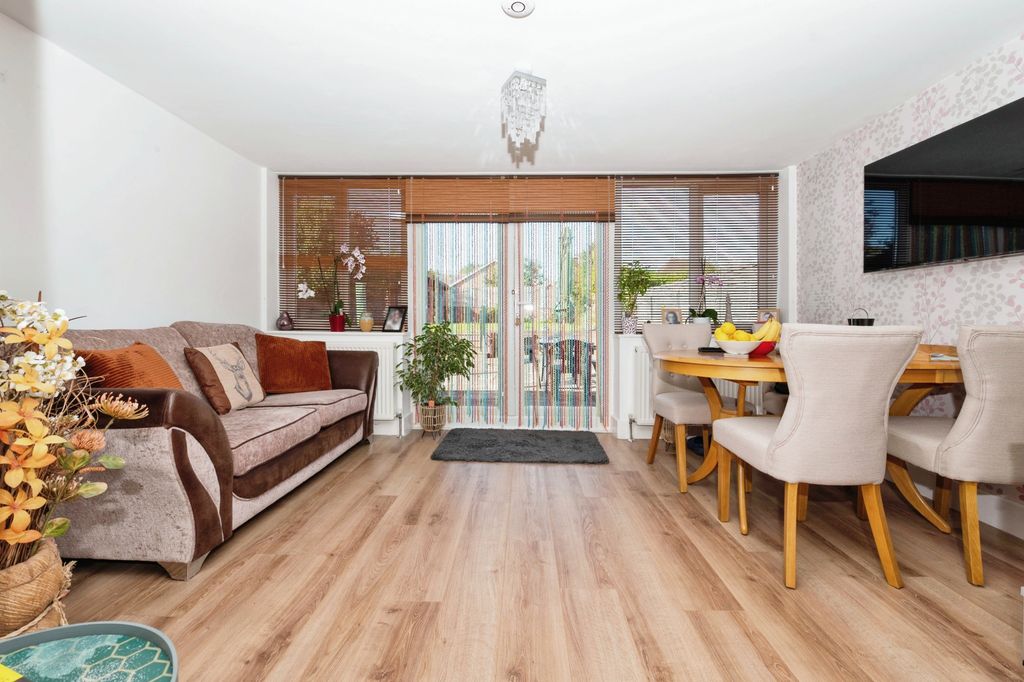 Property photo 3 of 17 Photography