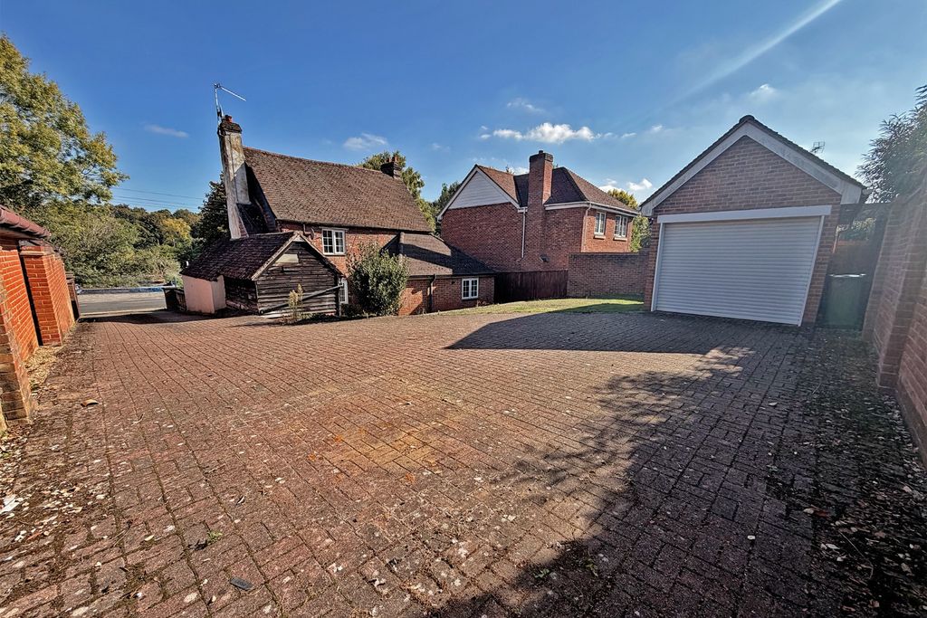 Property photo 2 of 10 5593852