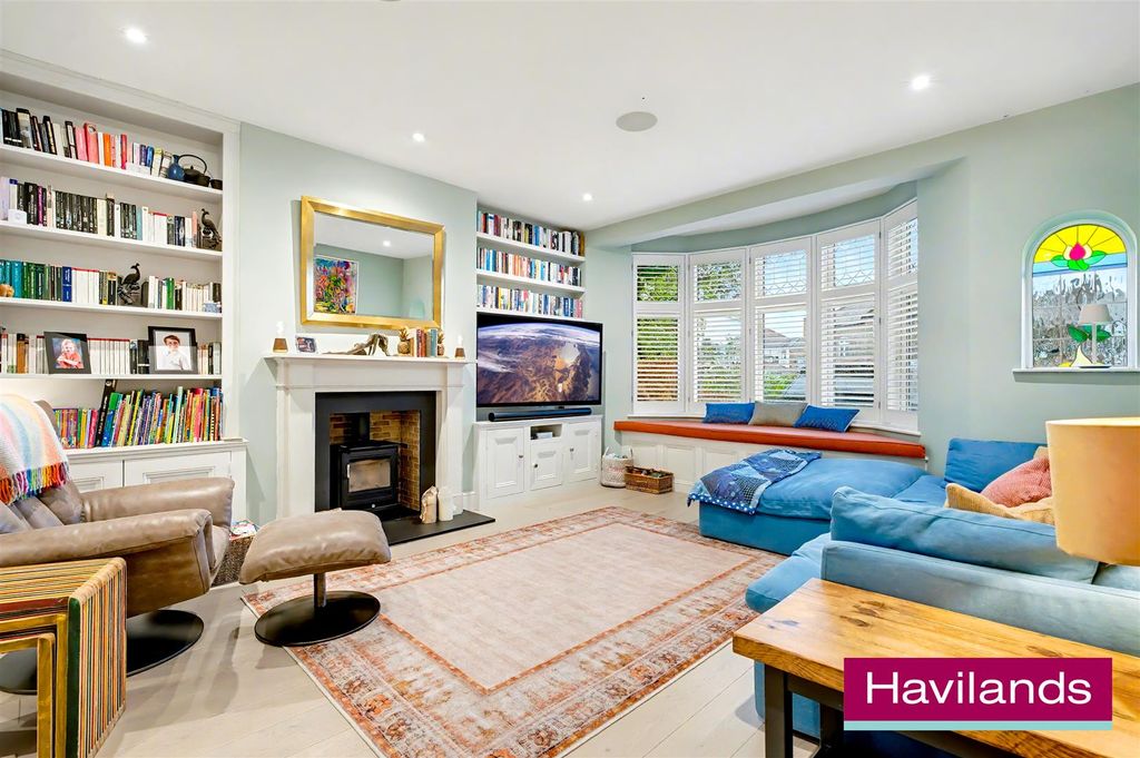 Property photo 2 of 23 Hoodcote Gardens N21 2Ne-19.Jpg