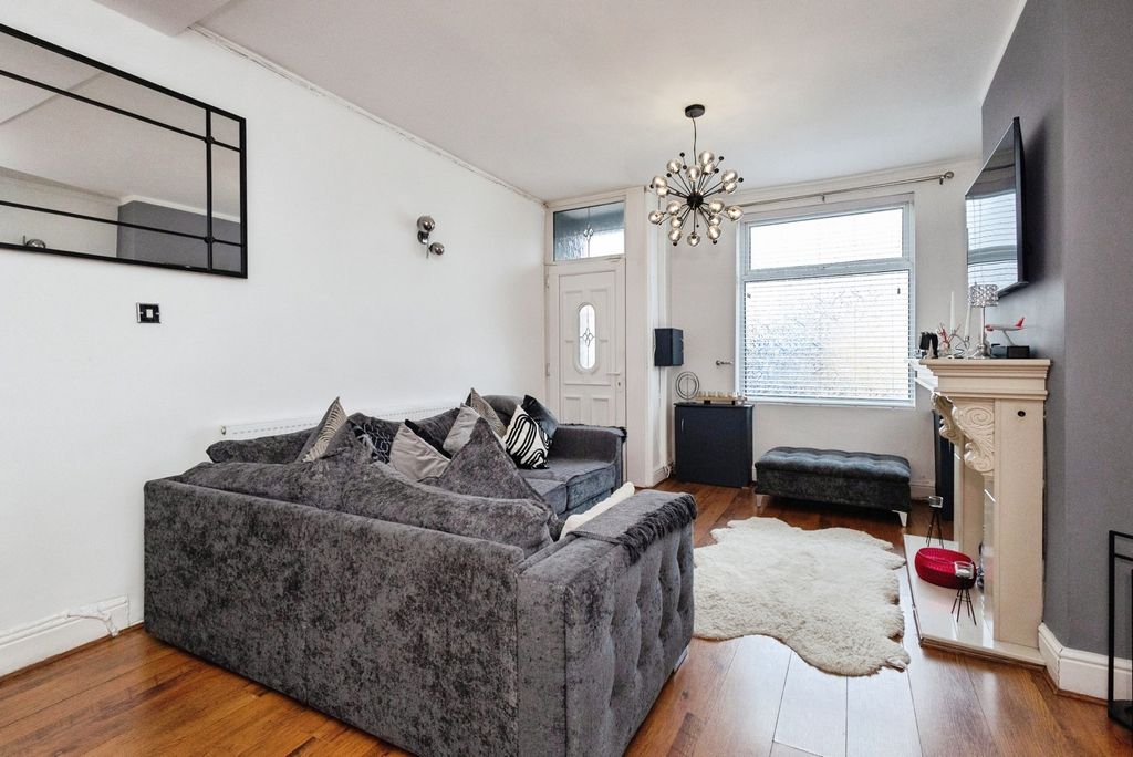 Property photo 3 of 23 Pbox-Img.Jpg