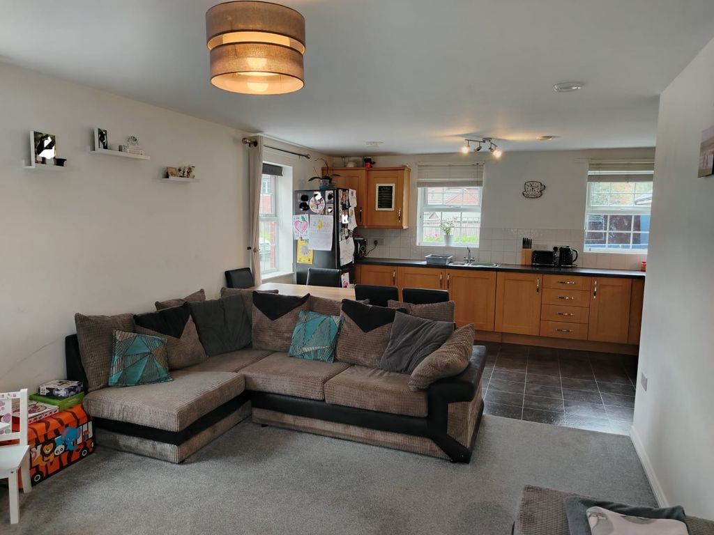 Property photo 2 of 11 1000057621.Jpg