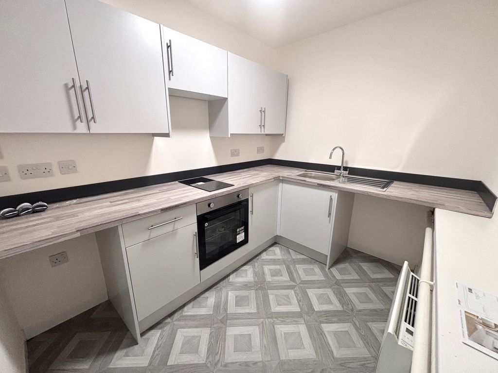 Property photo 1 of 6 Kitchen