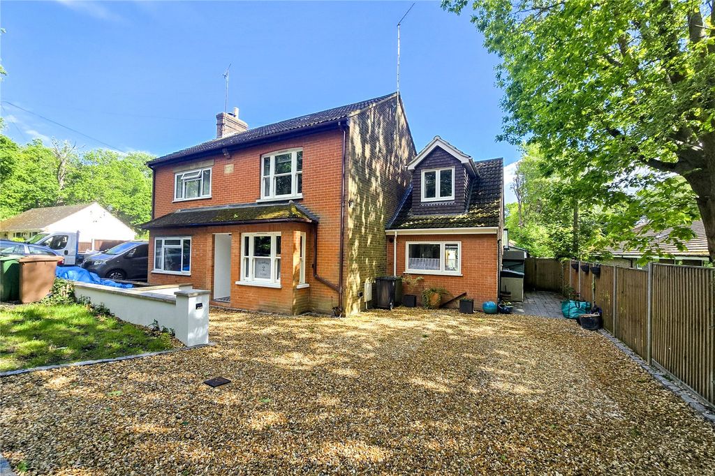 Property photo 1 of 27 Picture No. 13