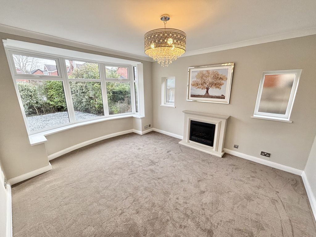 Property photo 2 of 27