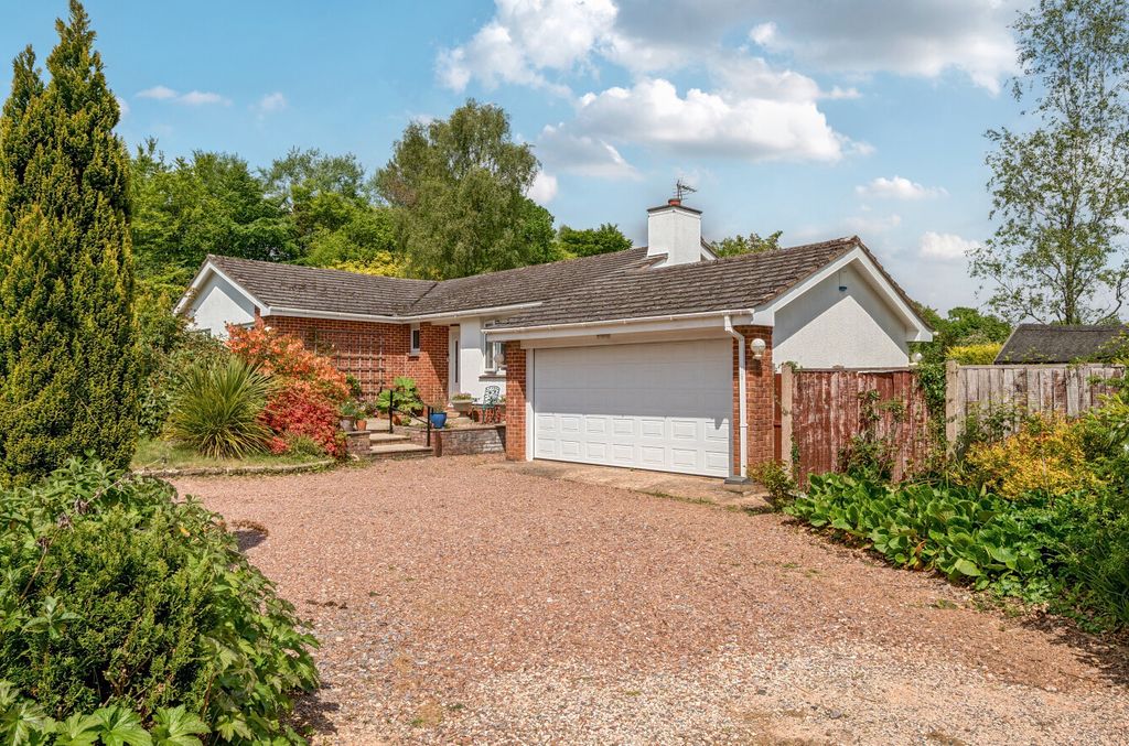 Property photo 1 of 11 External