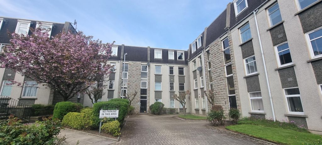 Property photo 1 of 10 Exterior