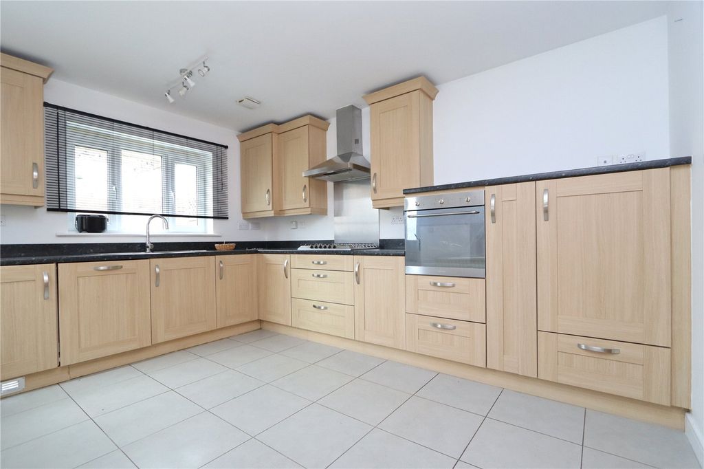 Property photo 2 of 18 Picture No. 22