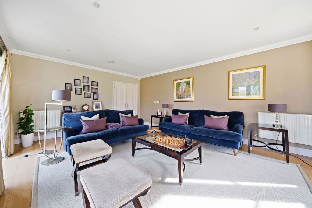 Property photo 3 of 26