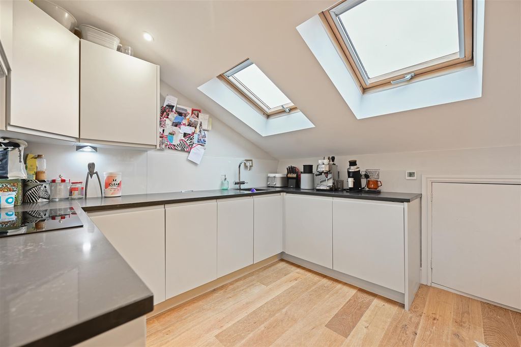 Property photo 3 of 12 Kitchen