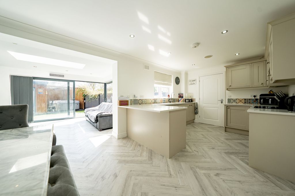 Property photo 2 of 29 Dsc01012