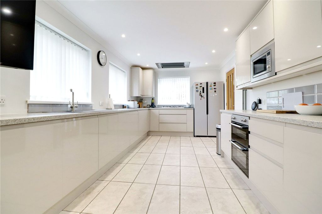 Property photo 3 of 35 Picture No. 04