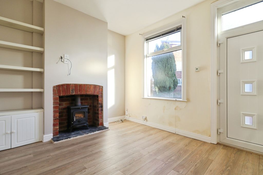 Property photo 2 of 15 Lounge