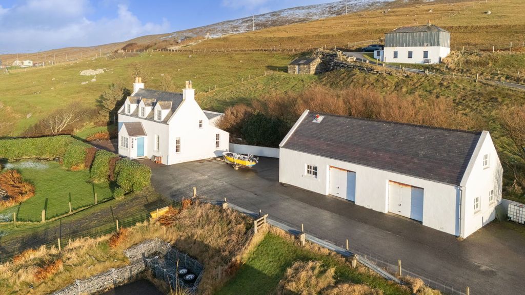 Property photo 2 of 49