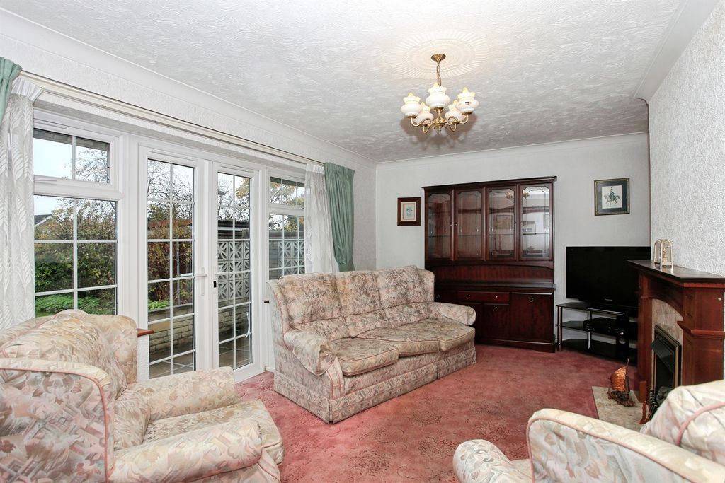 Property photo 3 of 17