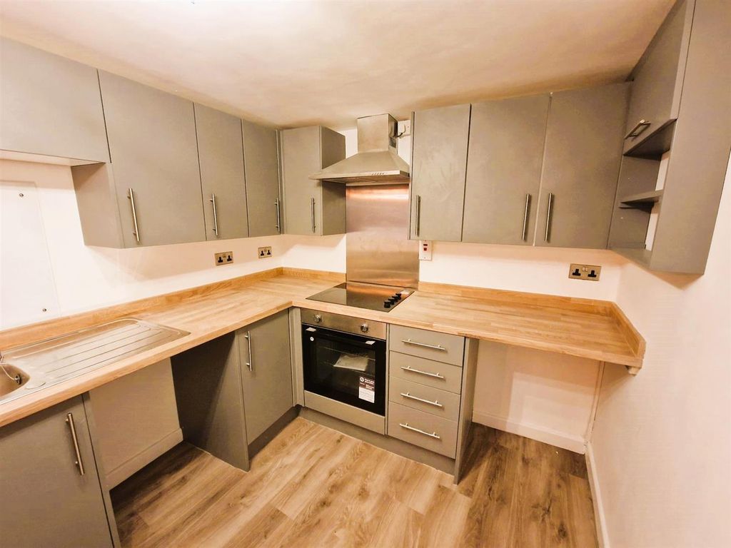 Property photo 3 of 15 1000085608.Jpg