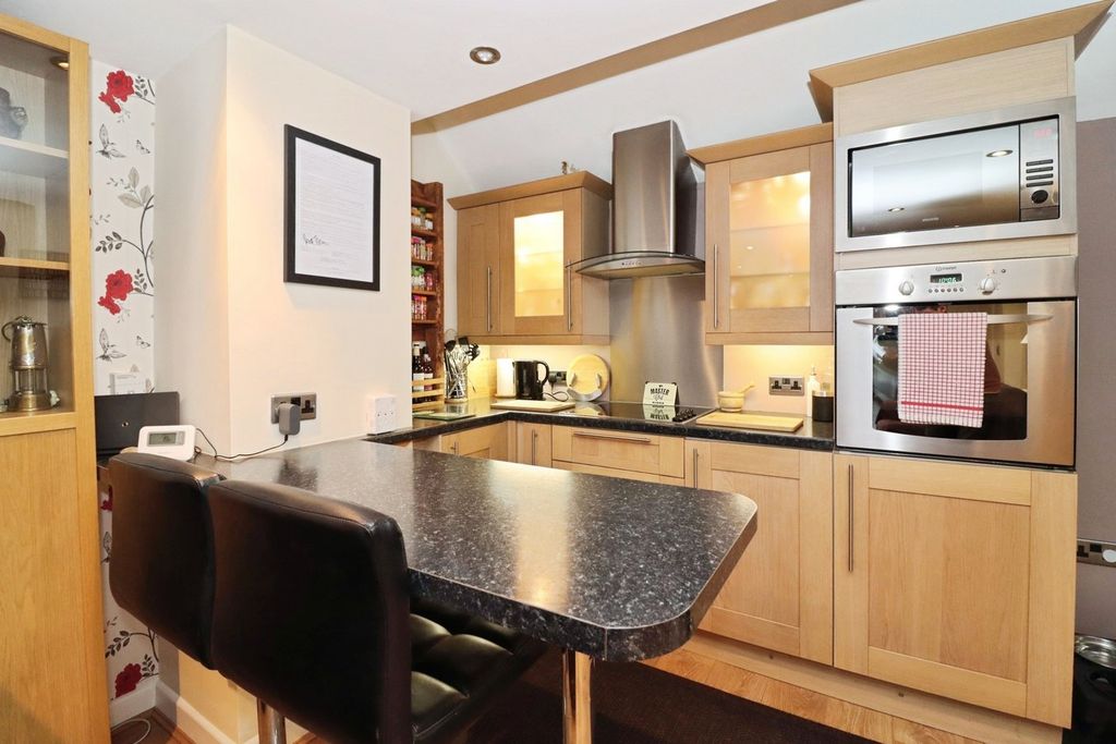 Property photo 2 of 14