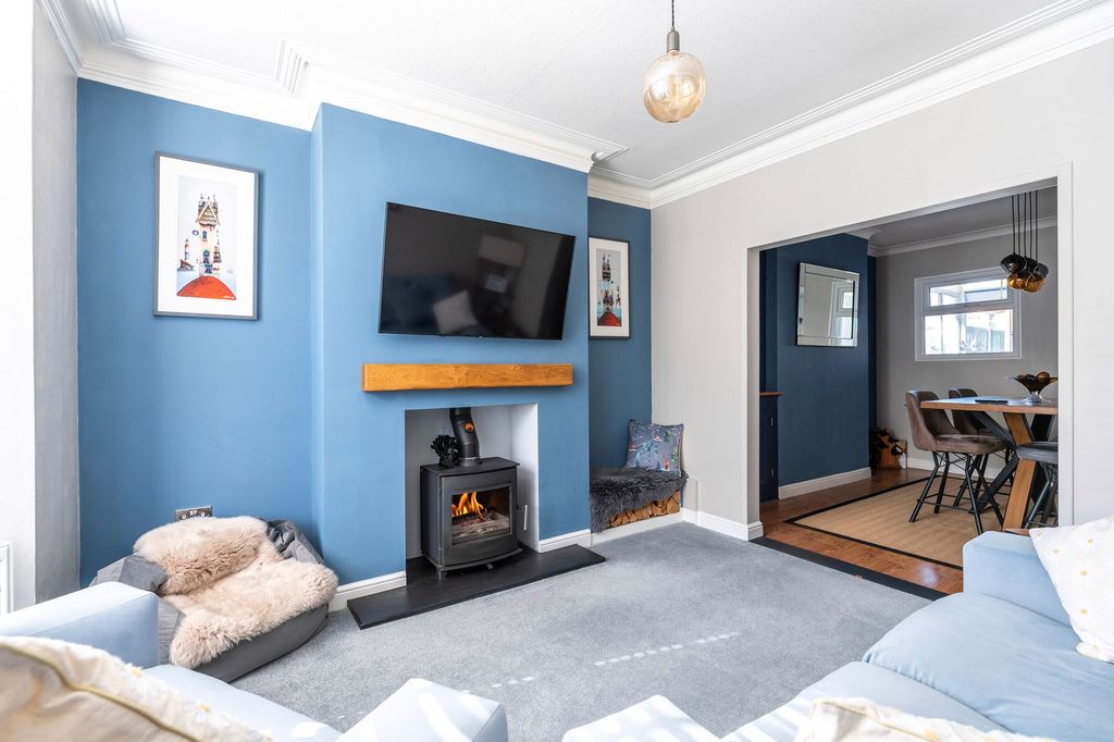 Property photo 2 of 22