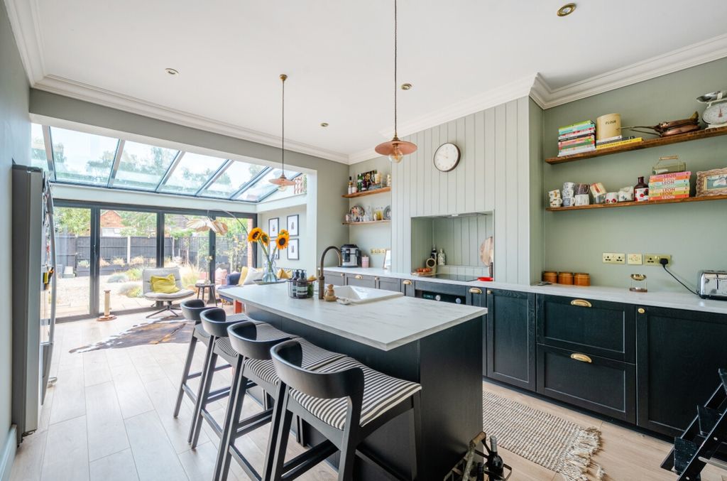 Property photo 2 of 26 1343141-7-68A836Bf1A58c