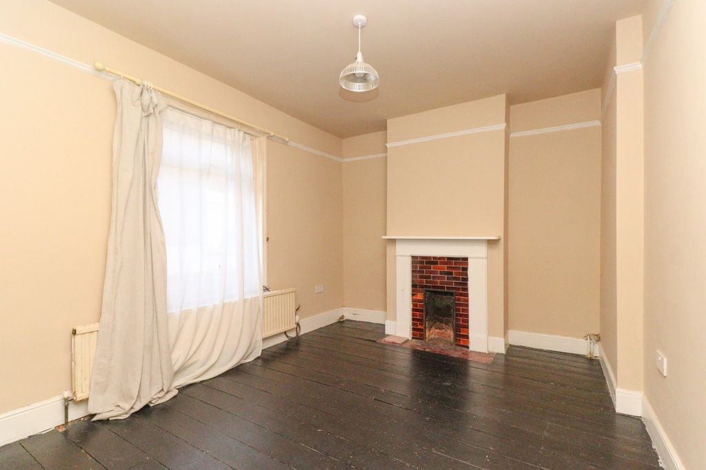 Property photo 2 of 11 Picture 2