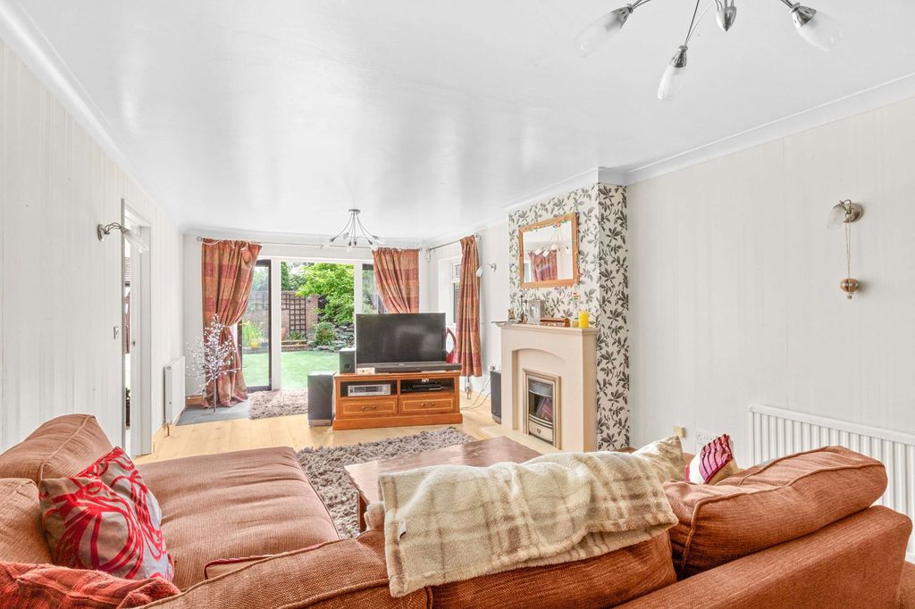 Property photo 2 of 14