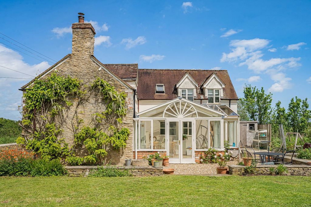 Property photo 1 of 17 Picture No. 05