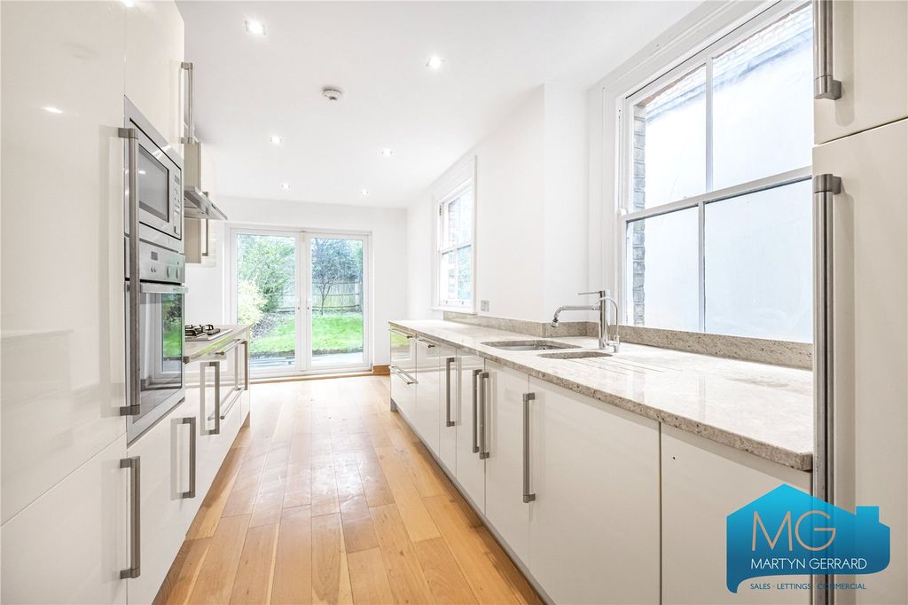 Property photo 3 of 26 Picture No. 12