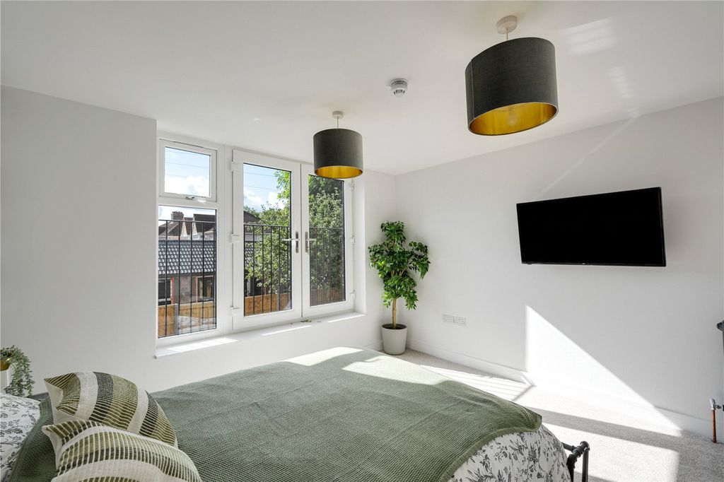 Property photo 2 of 15 Picture No. 06