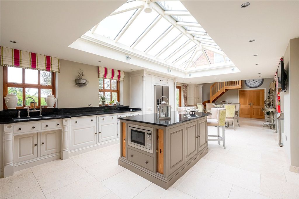 Property photo 3 of 26 Picture No. 61