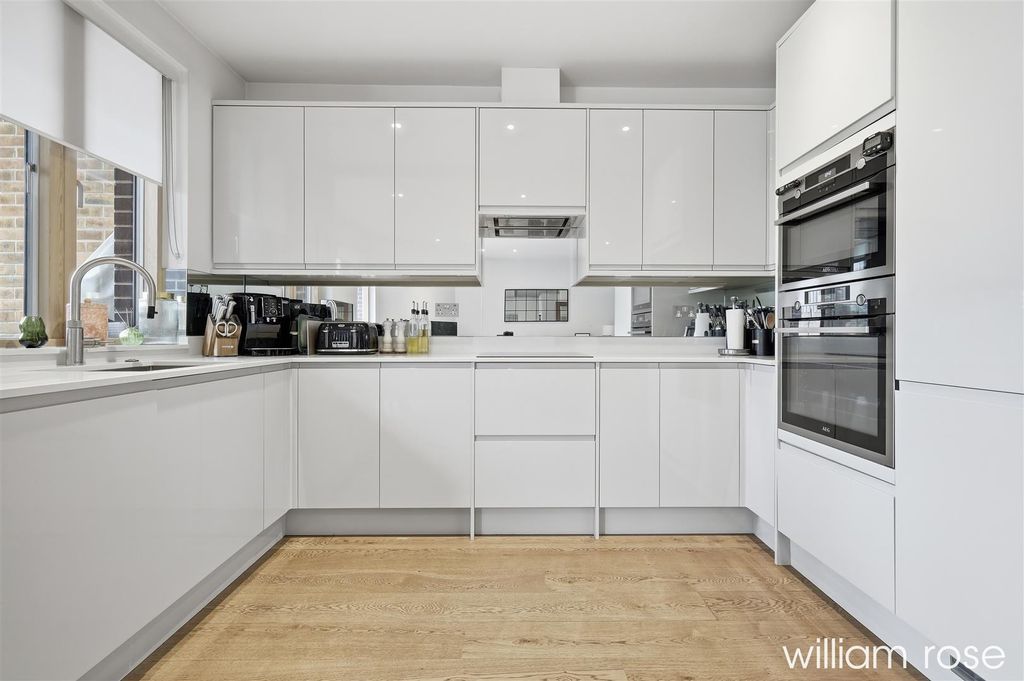 Property photo 3 of 18 8_Img_1776.Jpg