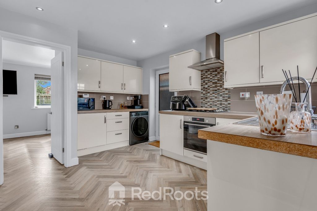 Property photo 3 of 27 5077784