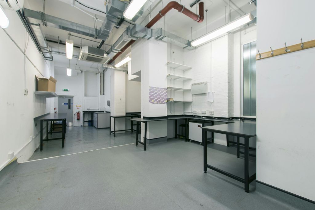 Property photo 3 of 11 6-9 Bridgewater Square, Ec2 Picture No. 2