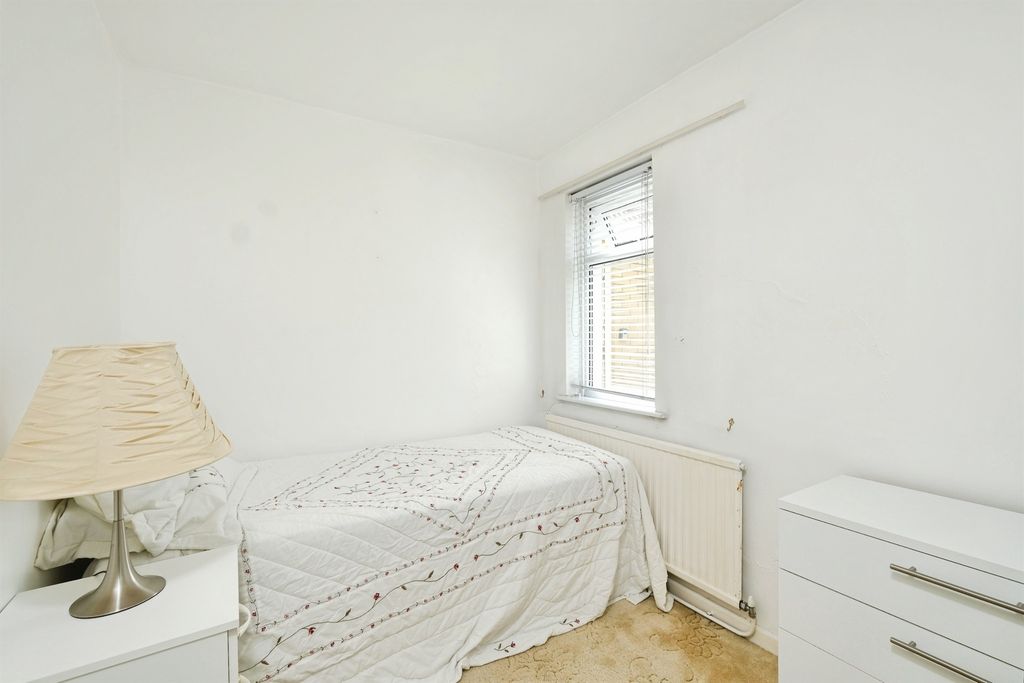 Property photo 3 of 21