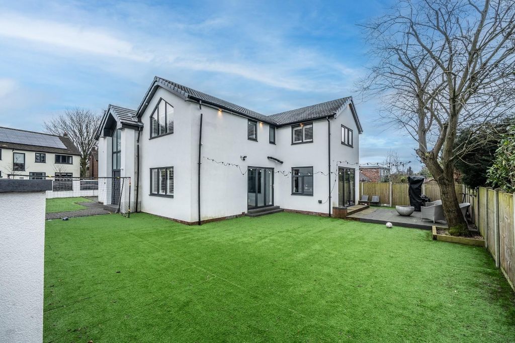 Property photo 2 of 22 Beatrice Ext1.Jpeg