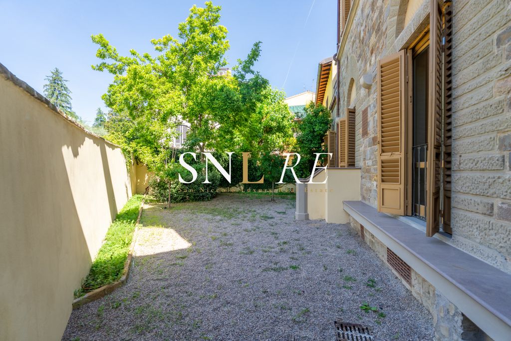 Property photo 2 of 48