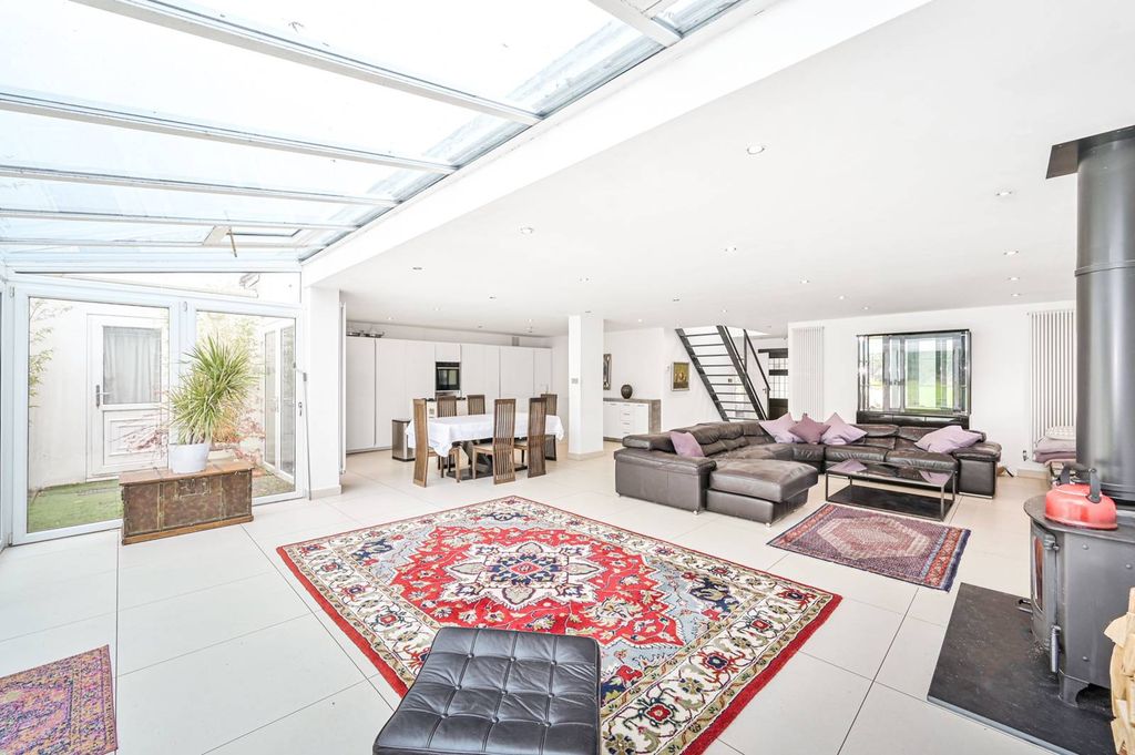 Property photo 3 of 15