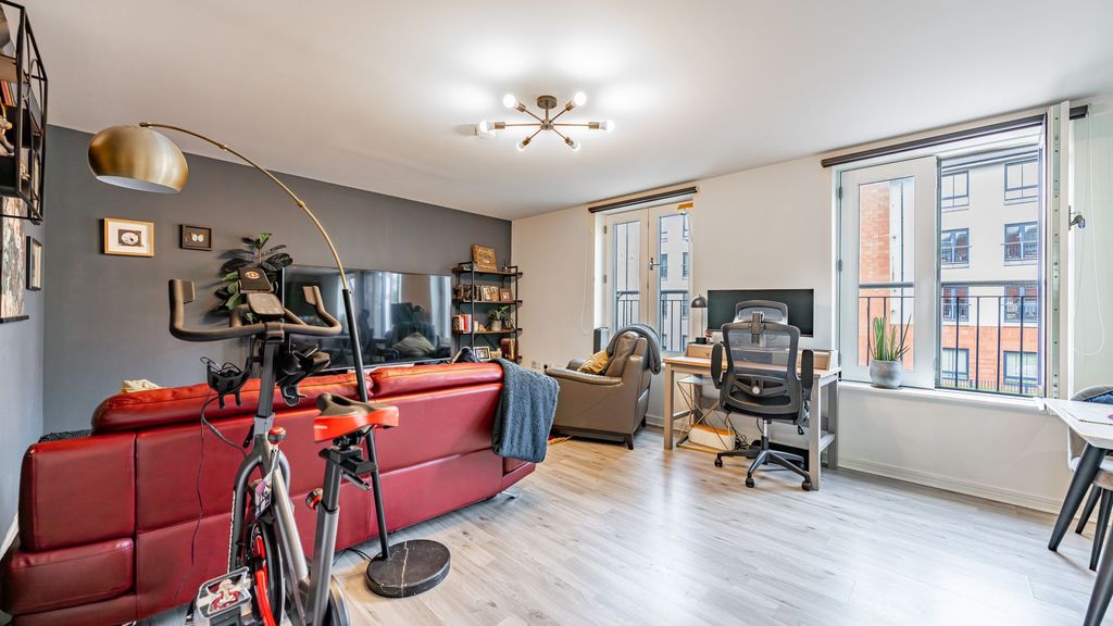 Property photo 2 of 16