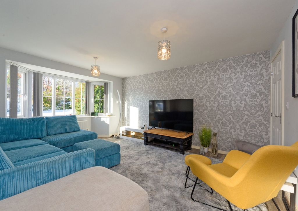 Property photo 2 of 25