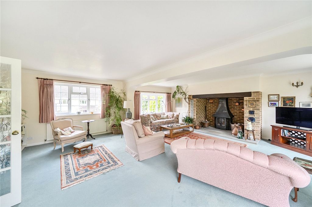 Property photo 3 of 24 Sitting Room