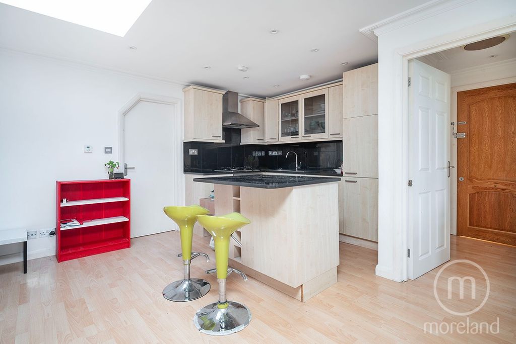 Property photo 2 of 10 4719424