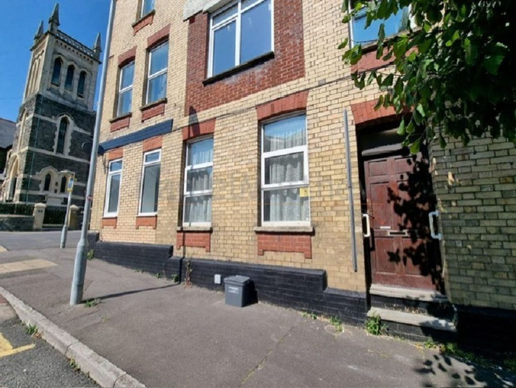 Property photo 1 of 6 Main Photo