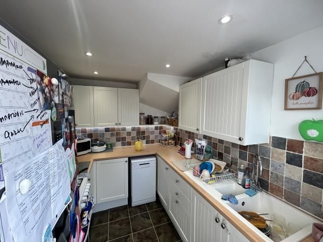 Property photo 2 of 17 Kitchen