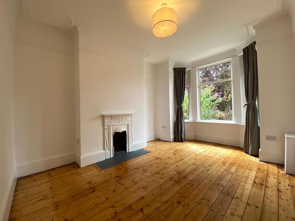 Property photo 2 of 32